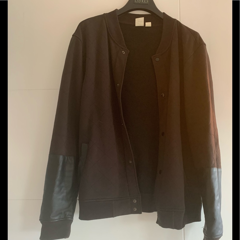 Quilted Black Sweatshirt Jacket with Faux Leather Sleeves Large